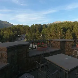 4* Hotel Natyral Razma